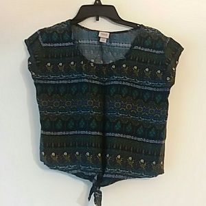 Mossimo Cropped Blouse. Must Bundle